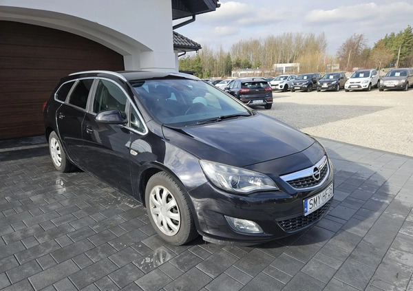 Opel Astra cena 27500 przebieg: 172098, rok produkcji 2011 z Zakroczym małe 211